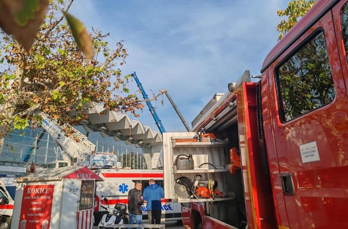 火车站顶棚坍塌致14人死亡 塞尔维亚总统发表讲话