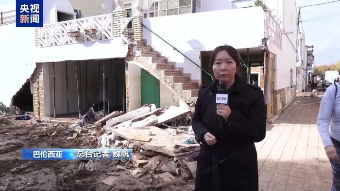 8小时下完1年的雨!211人已死亡,3名企业家和1位经济学家失联,大批车辆被冲走!遭遇毁灭性洪水,西班牙政府增派五千名士兵救灾