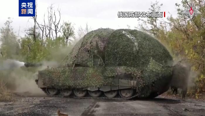 泽连斯基签署法令,对俄白部分机构及个人实施制裁!为训练乌军,欧盟从博物馆借坦克,啥情况?