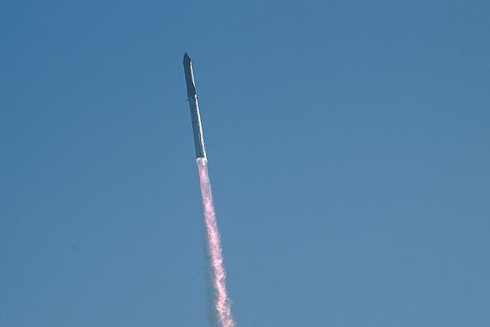 美国太空探索技术公司重型运载火箭“星舰”第六次试飞成功
