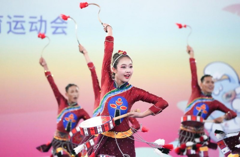 全国少数民族传统体育运动会全天综合：民族风情浓  赛场情谊深