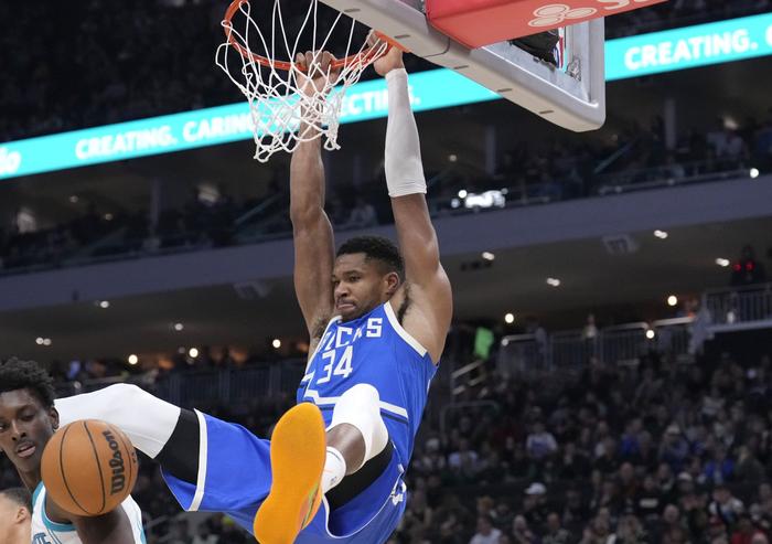 NBA杯MVP榜:字母哥&浓眉前二 小瓦第3 库里第4 詹姆斯获荣誉提名