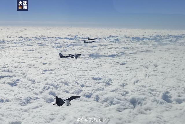 中俄在日本海空域战略巡航，照片公布