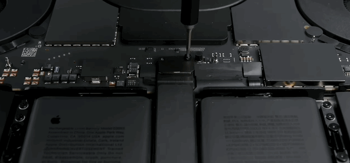 几乎没变化的全新 MacBook Pro，偷偷在这两个地方升了级