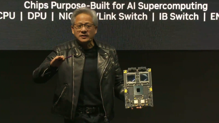 黄仁勋最新演讲：每家公司都将成为 AI 制造商 | 万字实录