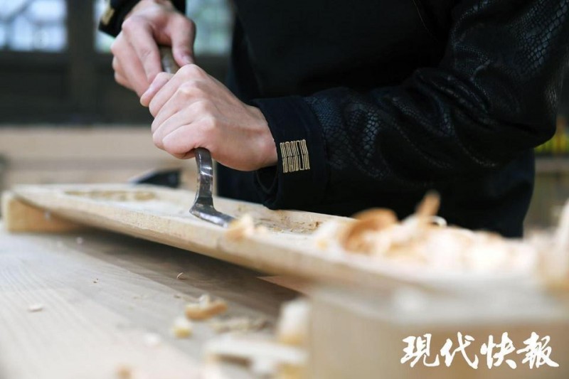 文化中国行新文化“兴”青年｜一斧一凿，木头里传来高山流水