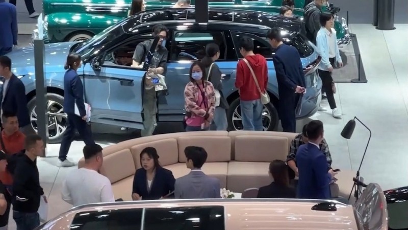 湾区三分钟｜深度逛车展  “首舞台”秀出哪些“新风向”？
