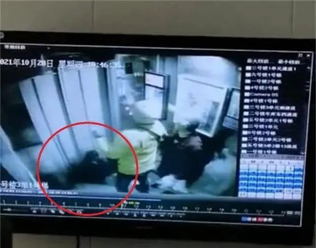 电梯连冲17层致7岁男孩多处骨折！电梯故障时这样做可救命