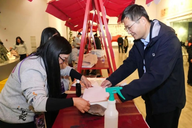“春耕计划”为美耕心，美林美育启迪未来