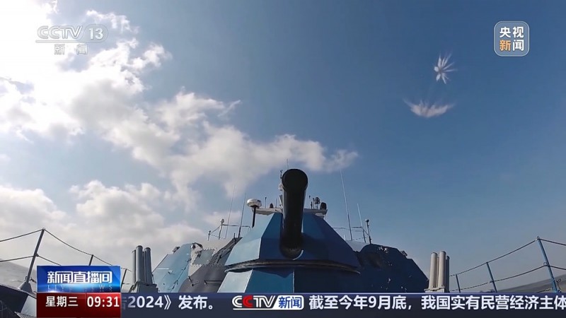 满屏战斗力！直击海军实战化训练现场→