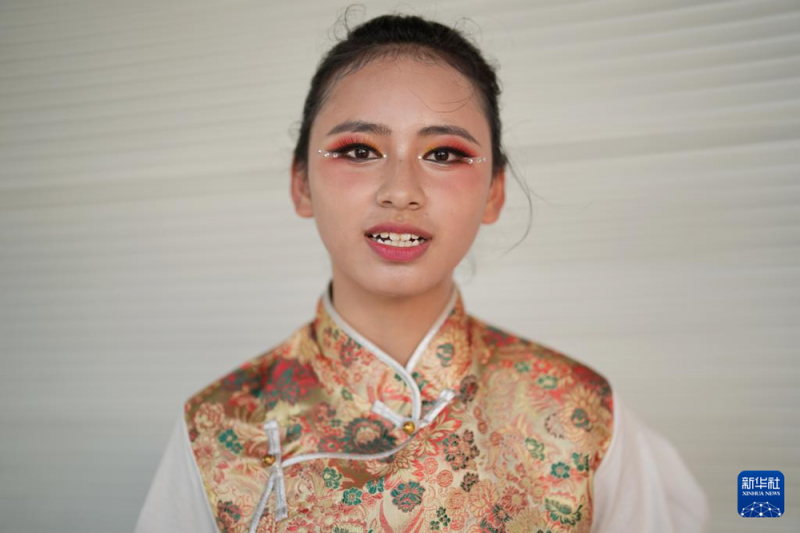 从北京来的西藏孩子们，在三亚起舞