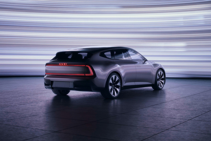 奥迪发布了新品牌 AUDI 和新车 AUDI E，看完大家都沉默了