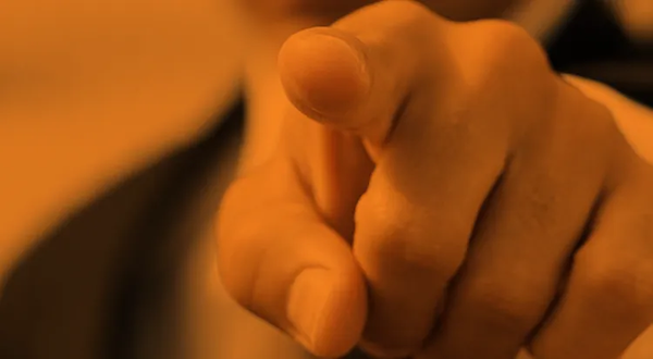 12种招人讨厌的肢体语言，你中招了几个？