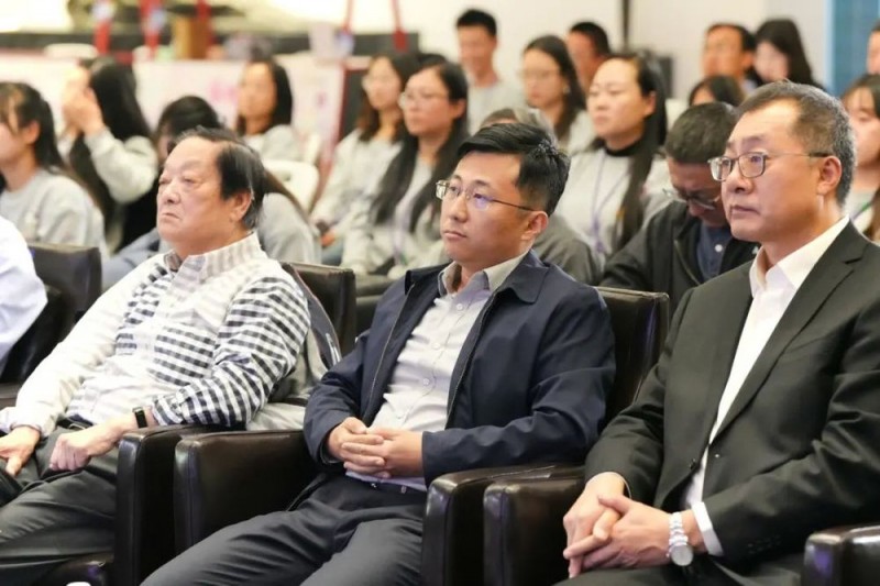 “春耕计划”为美耕心，美林美育启迪未来