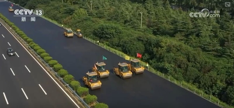 通村畅乡的公路网络越织越密 农民群众“走得好”、农村物流“运得畅”
