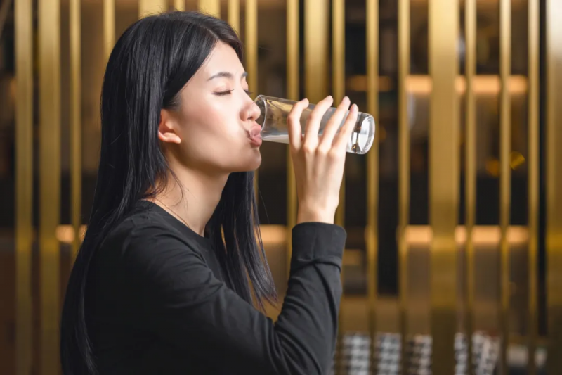 口干舌燥可能不是缺水 这6种情况一定要警惕