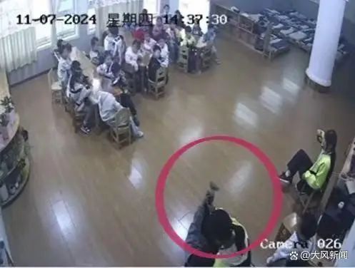 “竹签扎嘴、提腿倒立……”官方通报家长反映幼师体罚学生！