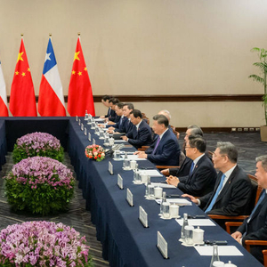独家视频丨习近平会见智利总统：中智两国始终是彼此信赖的好朋友 合作共赢的好伙伴