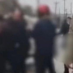 湖南常德一学校门口发生撞人事件，肇事者已被控制