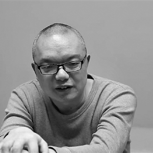 一次次“以权换钱”顺利得手，他变得更加唯利是图、贪得无厌