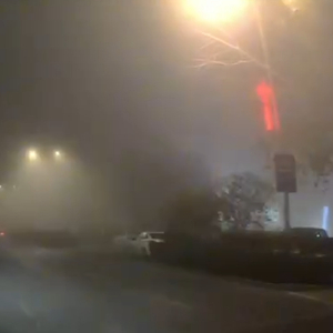 宁夏多地发布大雾红色预警 多条高速路段临时交通管制