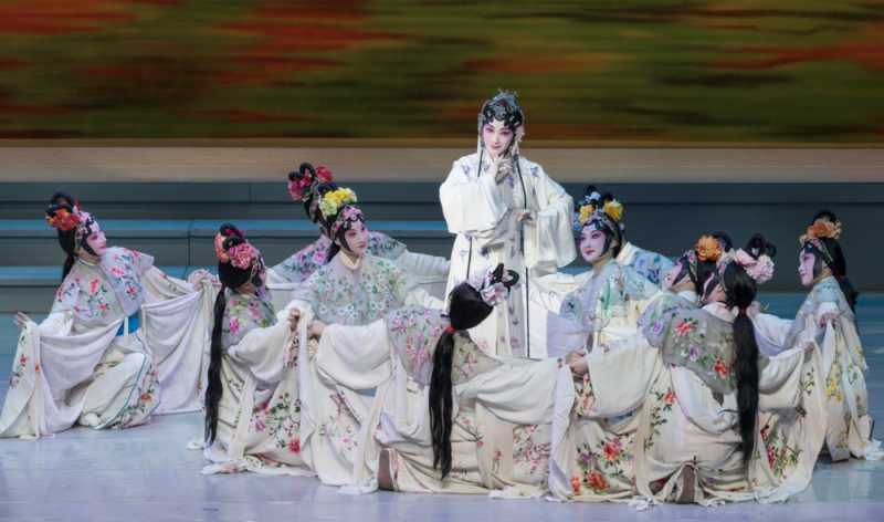 文化中国行 | 诞生20年，巡演540场，影响数代人，这朵“牡丹”为何20年常开不败