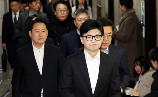 辞职、弹劾、逮捕……尹锡悦将面临什么?