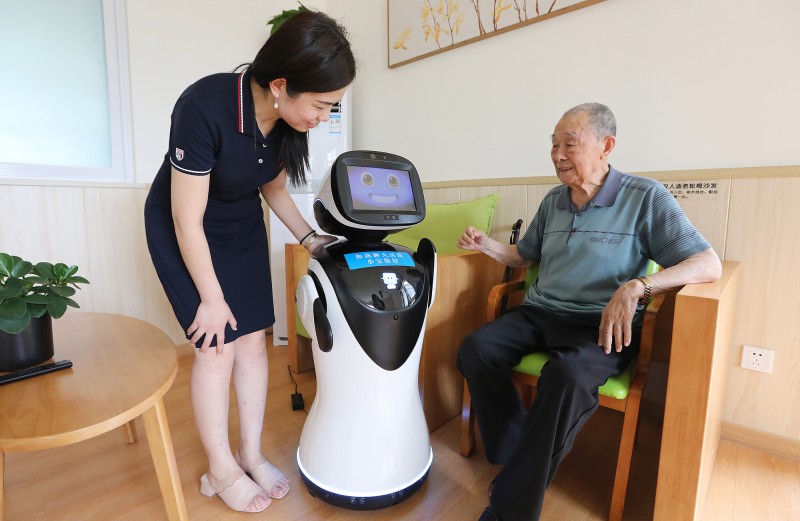 老年产品和服务消费空间巨大  银发经济正成为推动高质量发展重要引擎