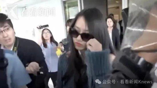 77岁亿万富豪娶22岁女演员,新婚3个月后中毒身亡,妻子被判无罪