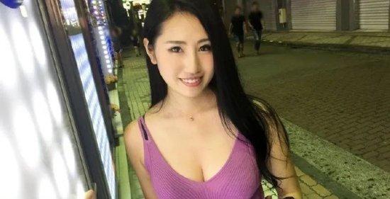 77岁亿万富豪娶22岁女演员,新婚3个月后中毒身亡,妻子被判无罪