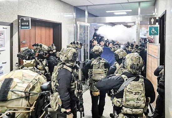 针锋相对!尹锡悦弹劾案爆出三大司法缠斗