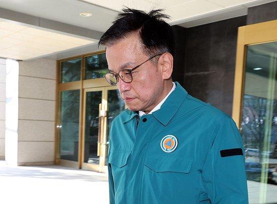 除2人生还外恐全部遇难 韩客机遭鸟撞击画面曝光