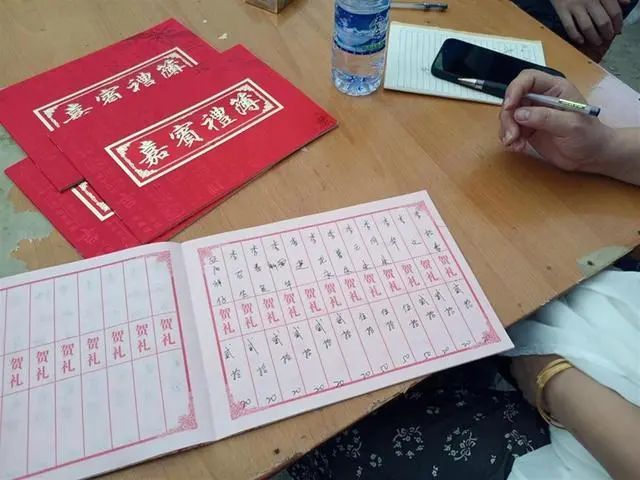 看丹观察丨“一斤肉价随礼，酒席每桌不超300元！”  网友：让礼金回归“祝福”本质！