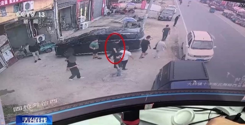 法治在线丨砸车窗偷走一麻袋“古董”  结果竟是入了局中局