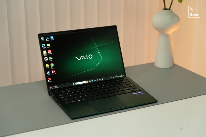 VAIO SX14-R 体验：碳纤维的艺术，轻到极致