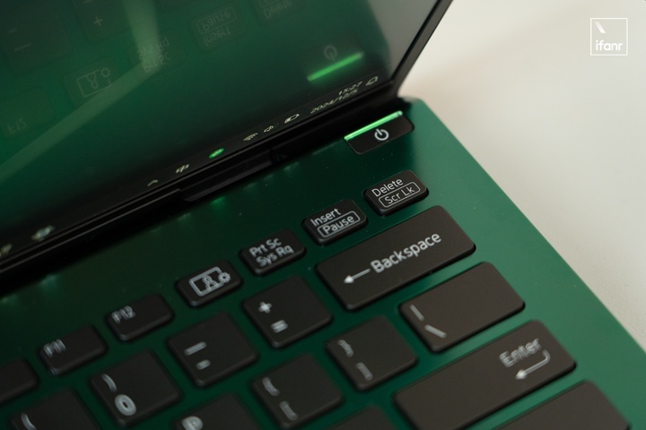 VAIO SX14-R 体验：碳纤维的艺术，轻到极致