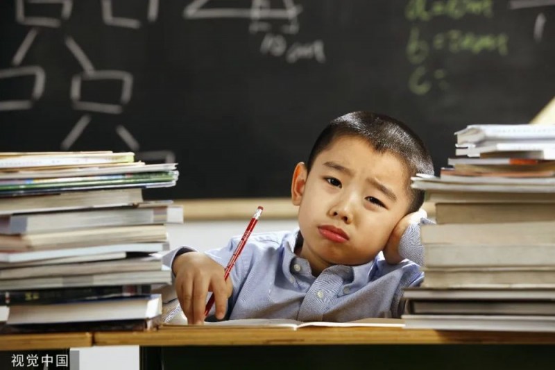 看丹观察｜引热议的“作业熔断机制”，能让孩子们告别深夜功课吗？