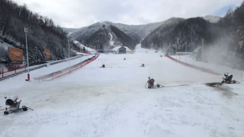 新华视点｜“冰雪奇缘”点燃冬日经济新热潮