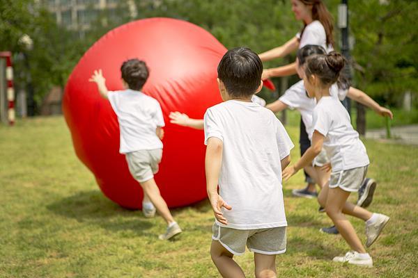 破解0-3岁“小小孩”照护难 这类托育中心有妙招