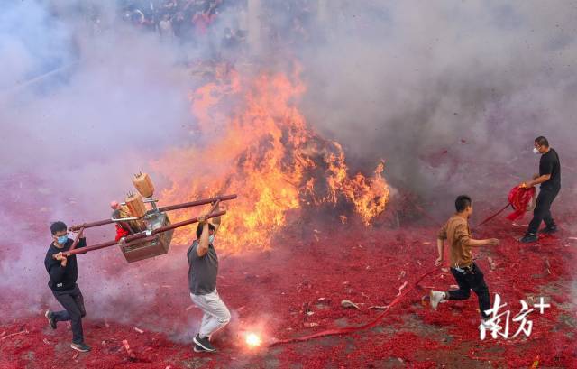 让世界爱上“中国年”！专家详解春节申遗成功“密码” | 文化中国行
