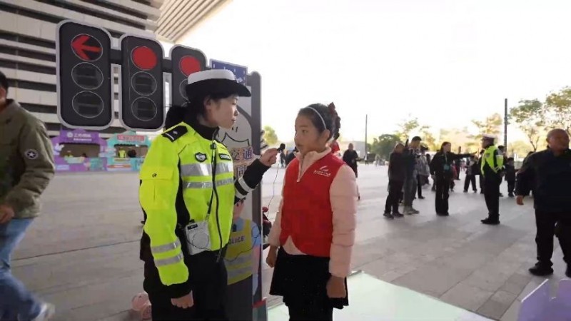 全国交通安全日：文明交通 携手共创