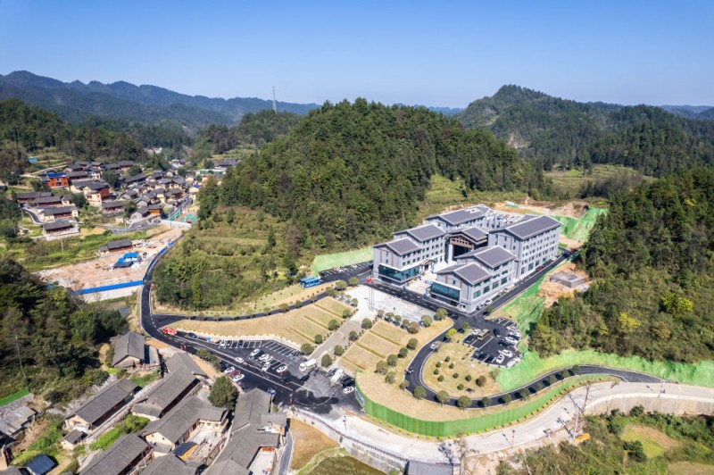 坚持在经济发展中扶贫――“解码中国打赢脱贫攻坚战的世界意义”系列评论之三