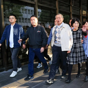 台媒：柯文哲二度交保获释，离开台北地方法院