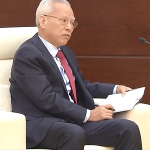 习近平会见岑浩辉