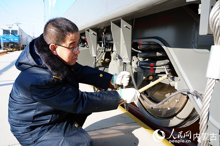 新春走基层蛲蚨置毫出塞北