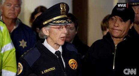 美国汽车冲撞行人事件细节公布:两名警察遭枪击,现场发现爆炸装置