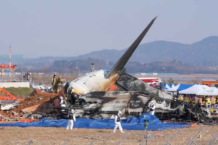韩媒:戒严+空难,韩国下调2025年经济增长预测