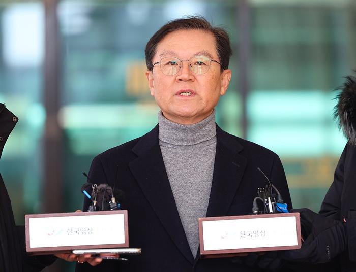 尹锡悦律师:公调处执行逮捕令及搜查令是非法无效的