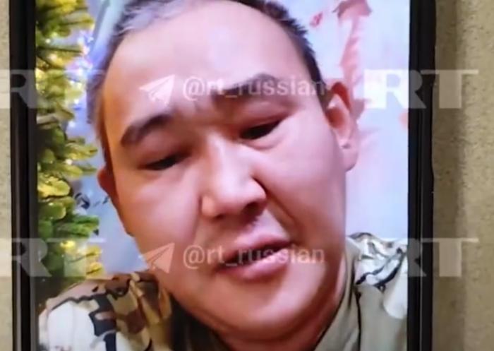 俄乌士兵在战场激烈肉搏视频曝光!马斯克发声