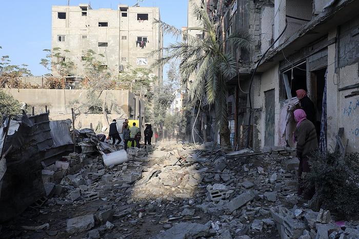 以军轰炸加沙地带多地 造成至少15人死亡